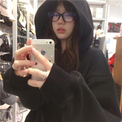 斯隆女士 封面